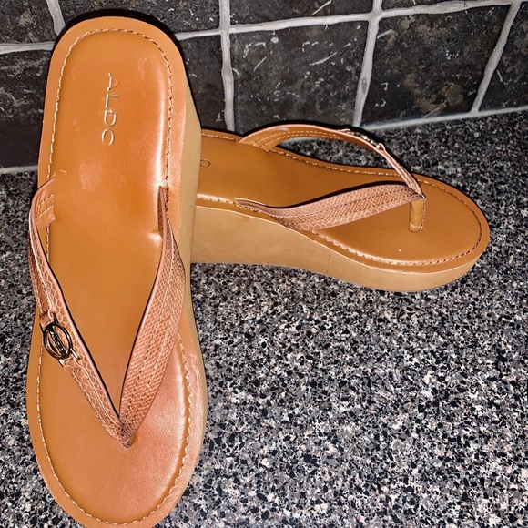 Aldo Shoes - 🛍 5/$25 ALDO WEDGE SANDAL NWT SIZE 9